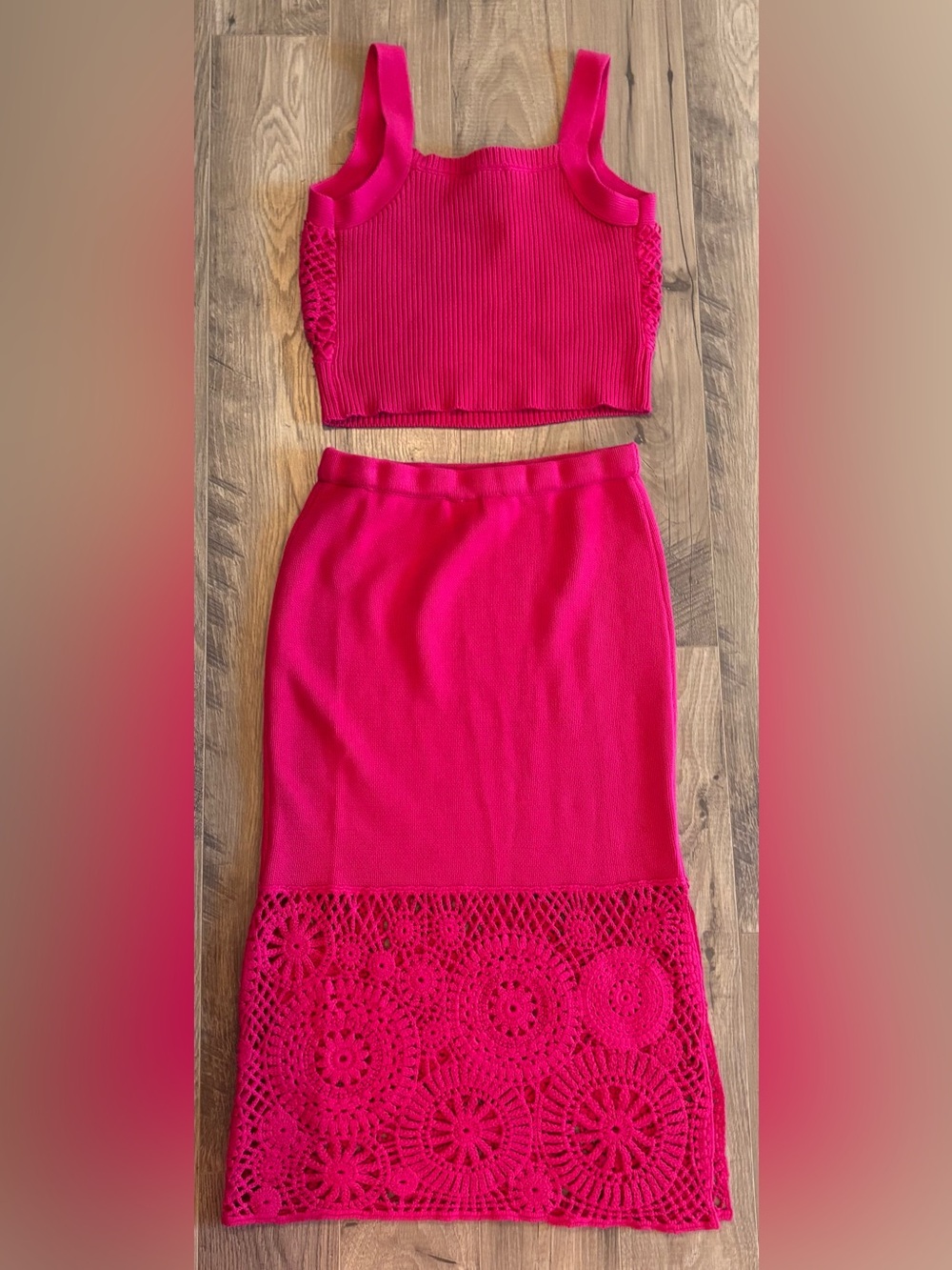 House of Harlow 1960 NWT Hot Pink Crochet Two-Piece Set Size Small - Picture 3 of 8